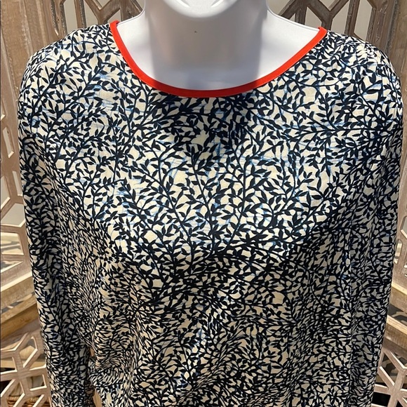 🎉HOST PICK 11.2025🎉Michael Kors Leaf-Print Crepe Top Size Small - Picture 3 of 10